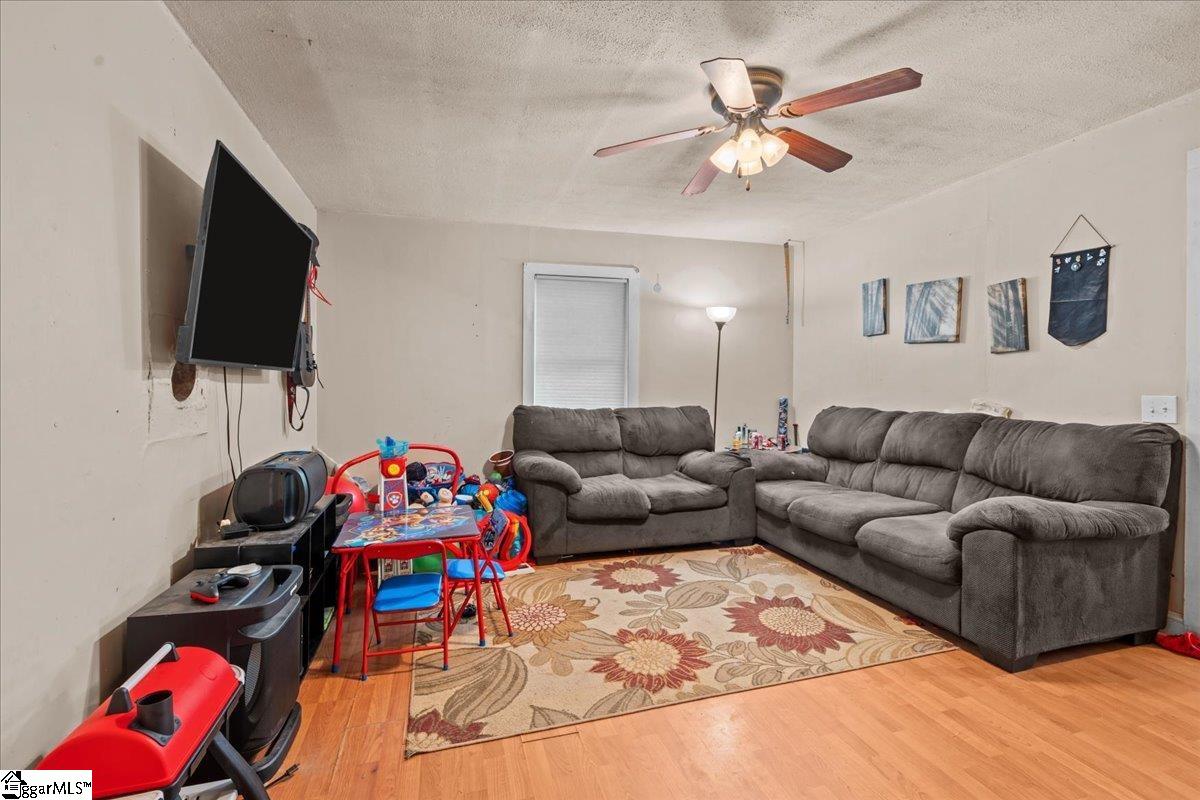 496 W Lee Street Pickens, SC 29671