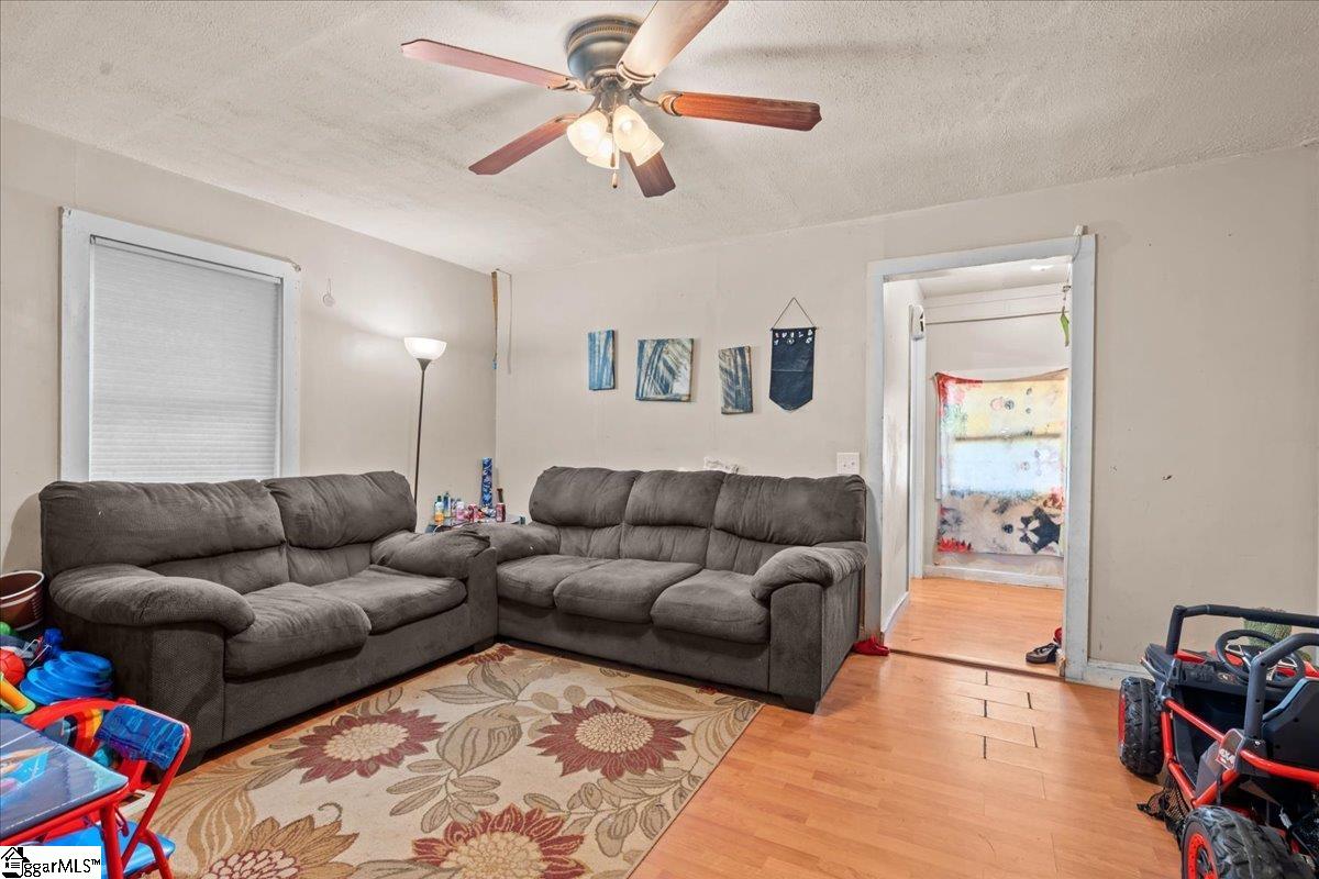 496 W Lee Street Pickens, SC 29671