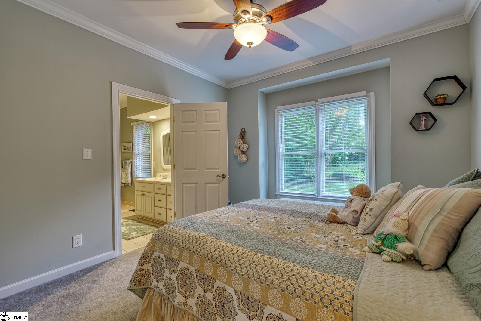 335 Hillcove Point Wellford, SC 29385