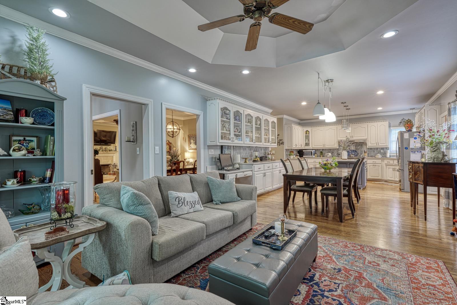 335 Hillcove Point Wellford, SC 29385