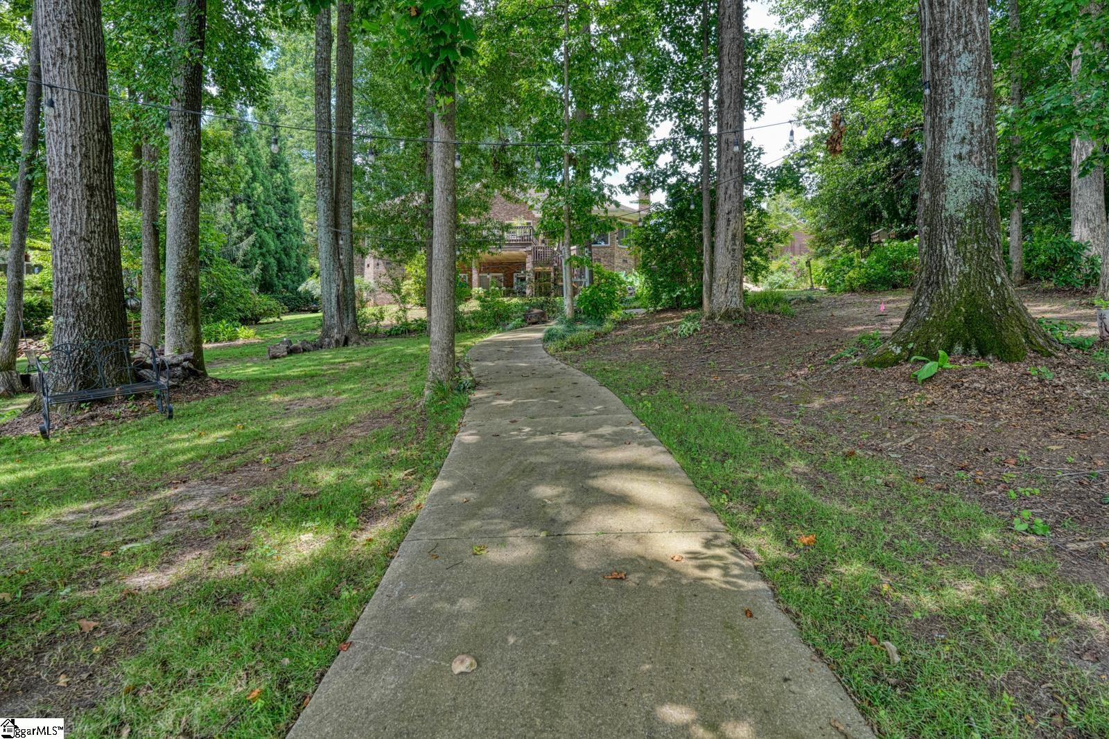 335 Hillcove Point Wellford, SC 29385