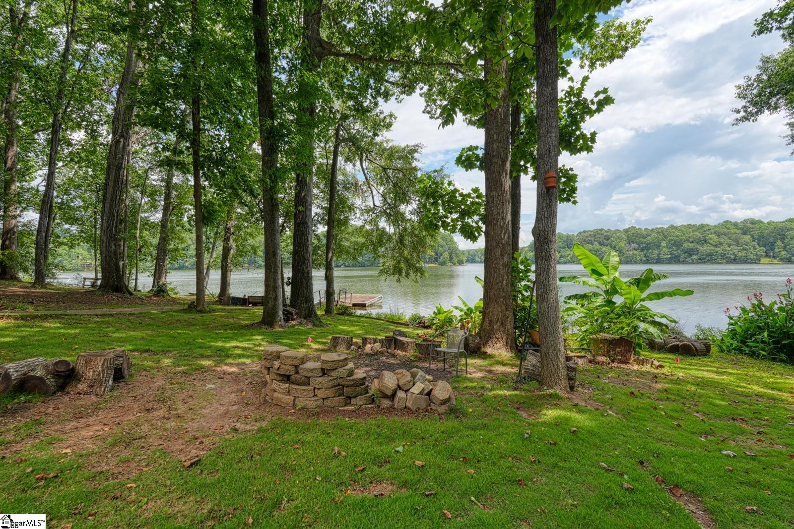 335 Hillcove Point Wellford, SC 29385