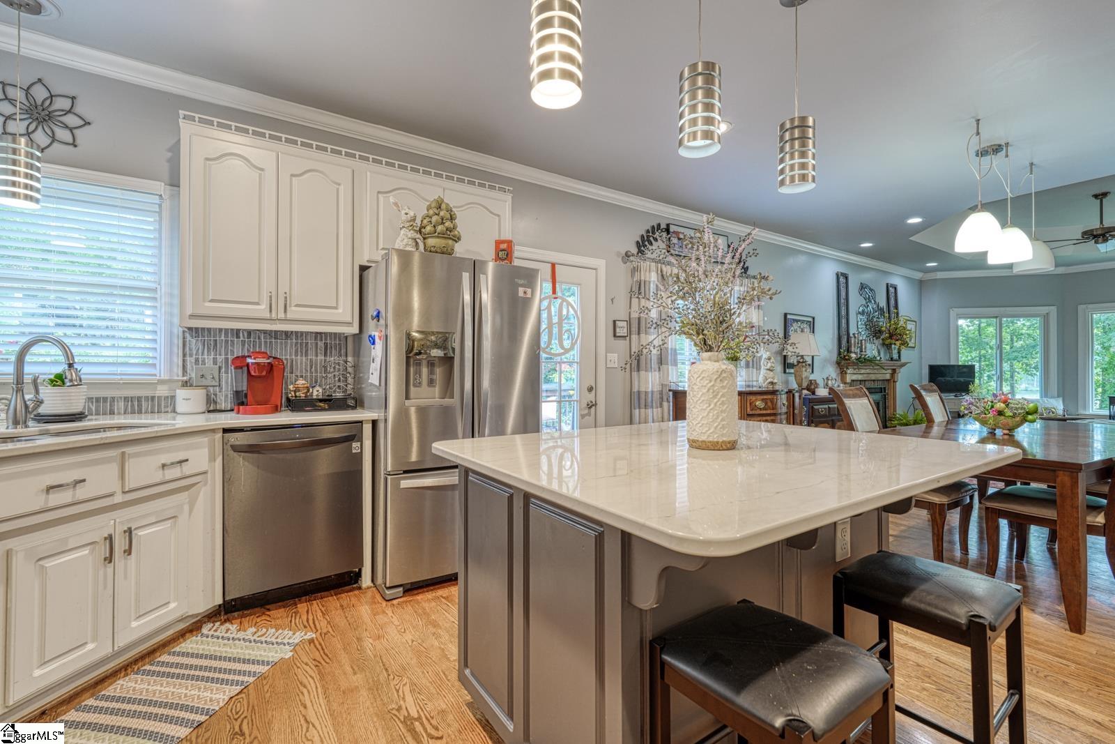 335 Hillcove Point Wellford, SC 29385
