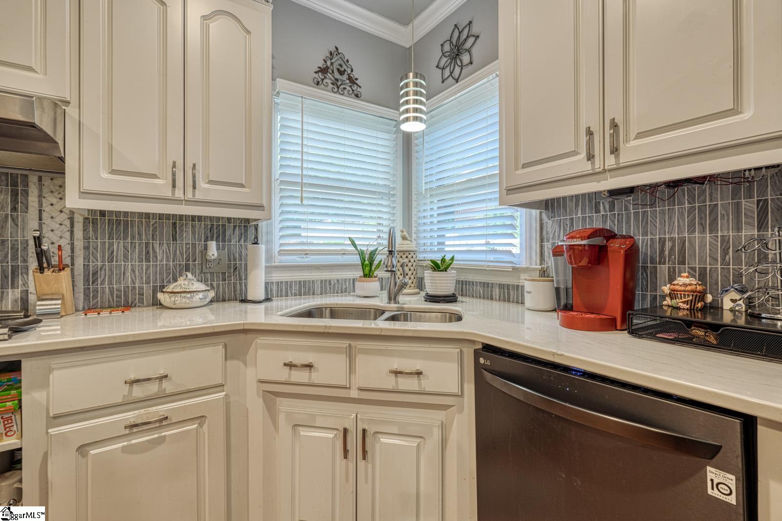 335 Hillcove Point Wellford, SC 29385
