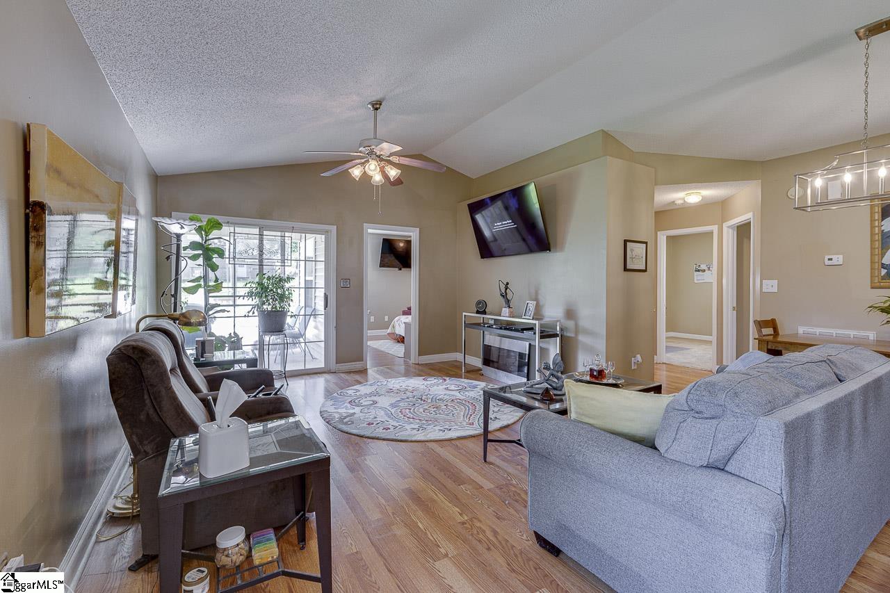 2109 Rolling Green Road Anderson, SC 29621