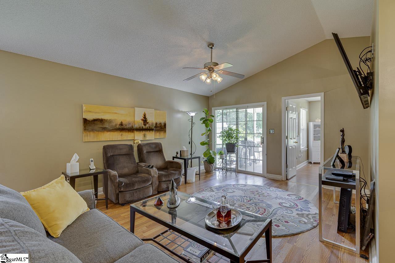 2109 Rolling Green Road Anderson, SC 29621
