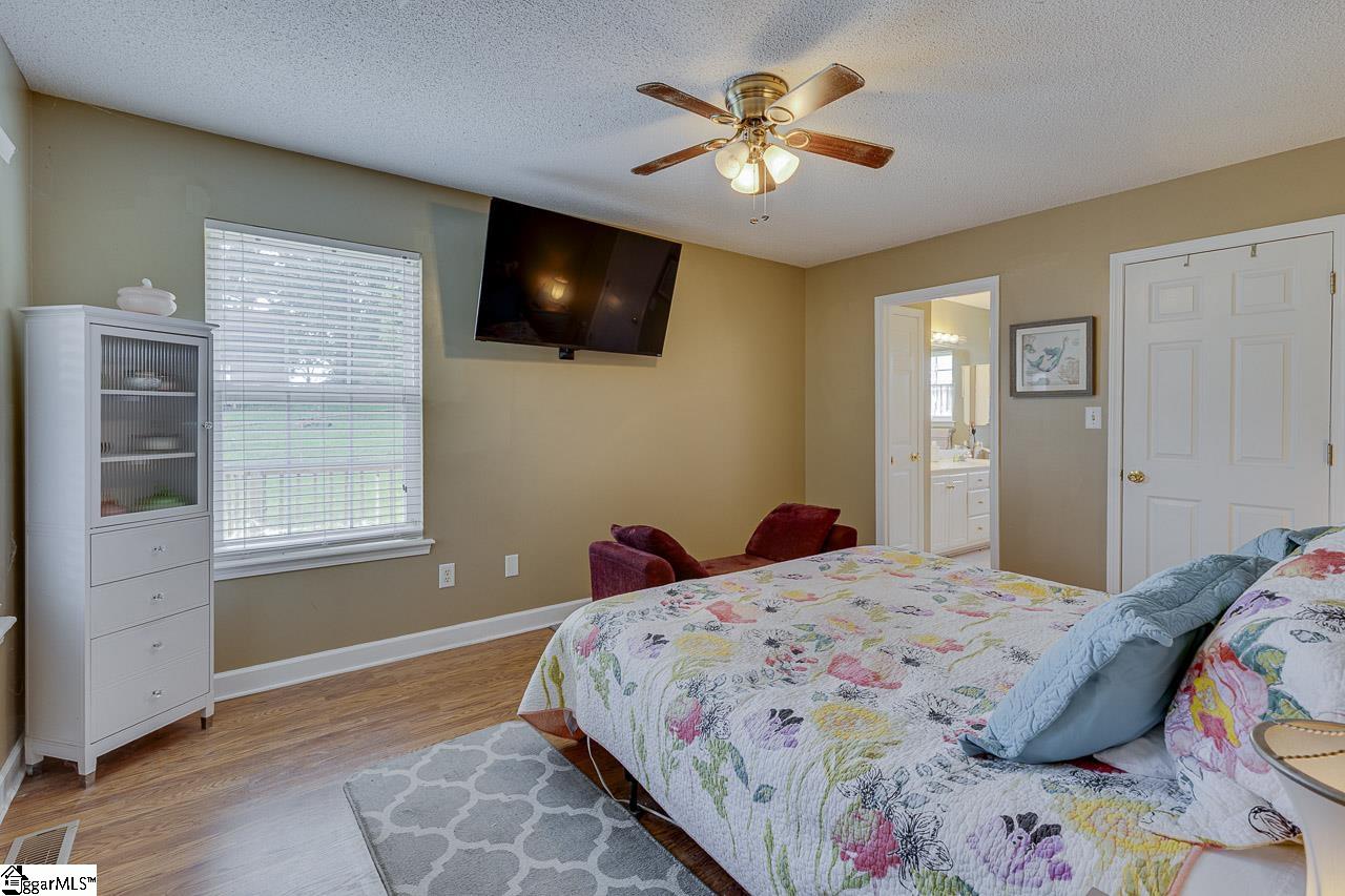 2109 Rolling Green Road Anderson, SC 29621