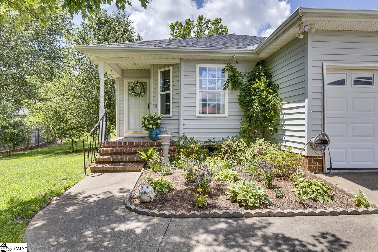 2109 Rolling Green Road Anderson, SC 29621
