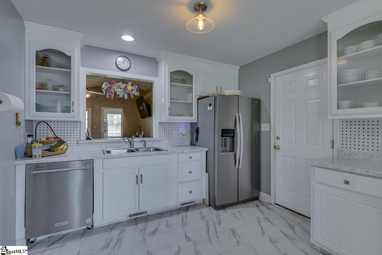 2109 Rolling Green Road Anderson, SC 29621