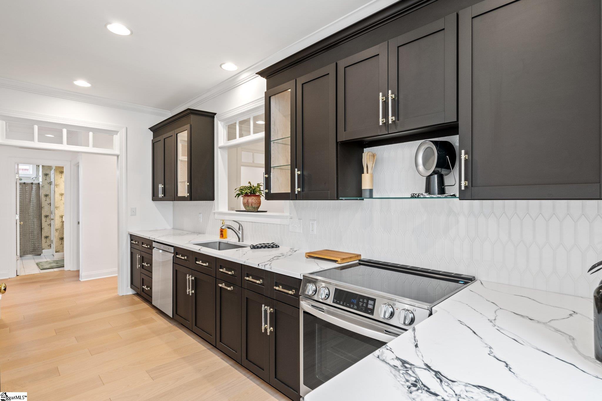 202 Greenview Circle Greenville, SC 29609
