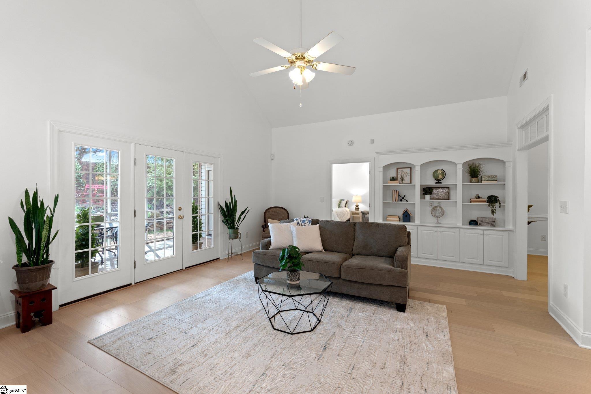 202 Greenview Circle Greenville, SC 29609