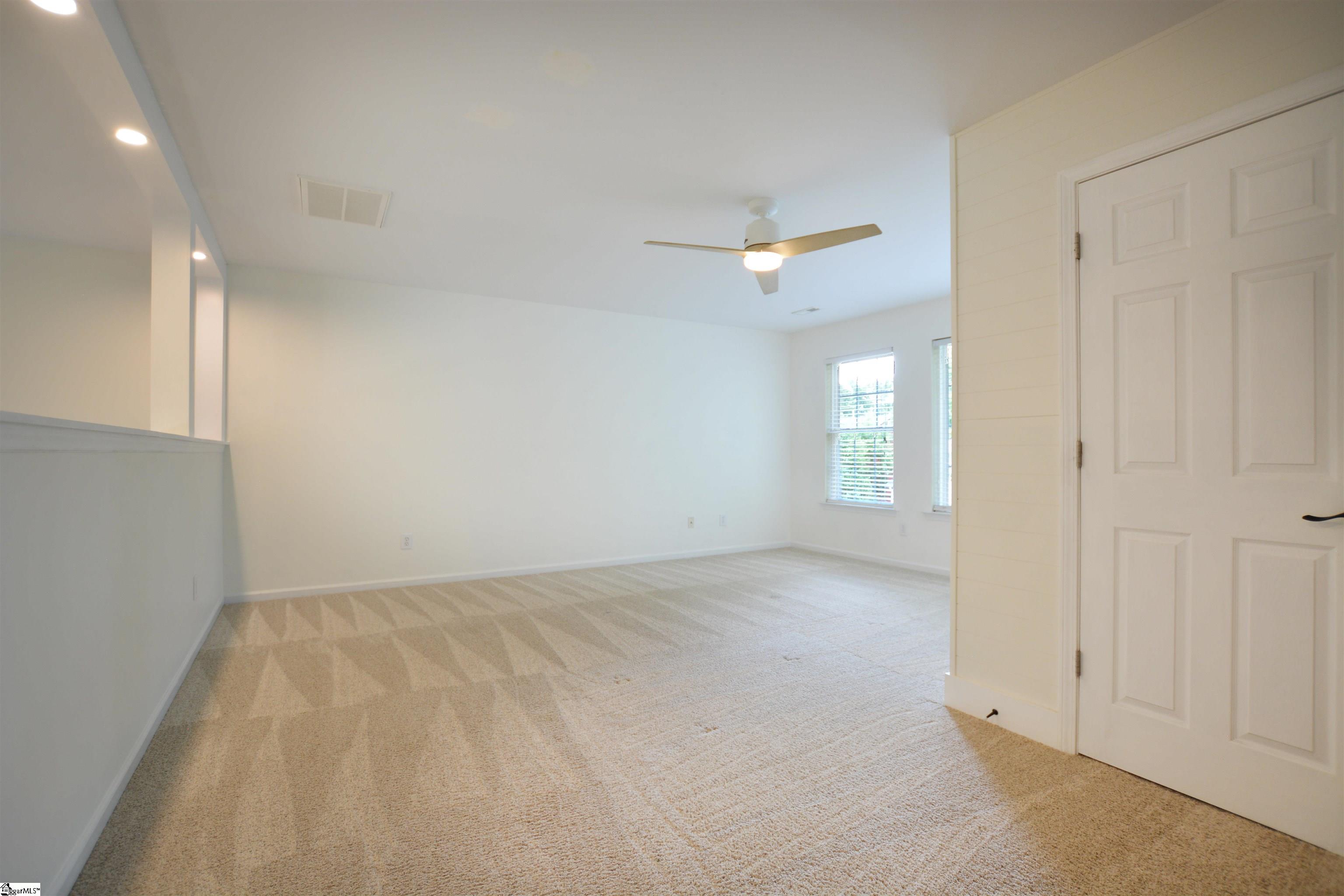 549 Kingsmoor Drive Simpsonville, SC 29681