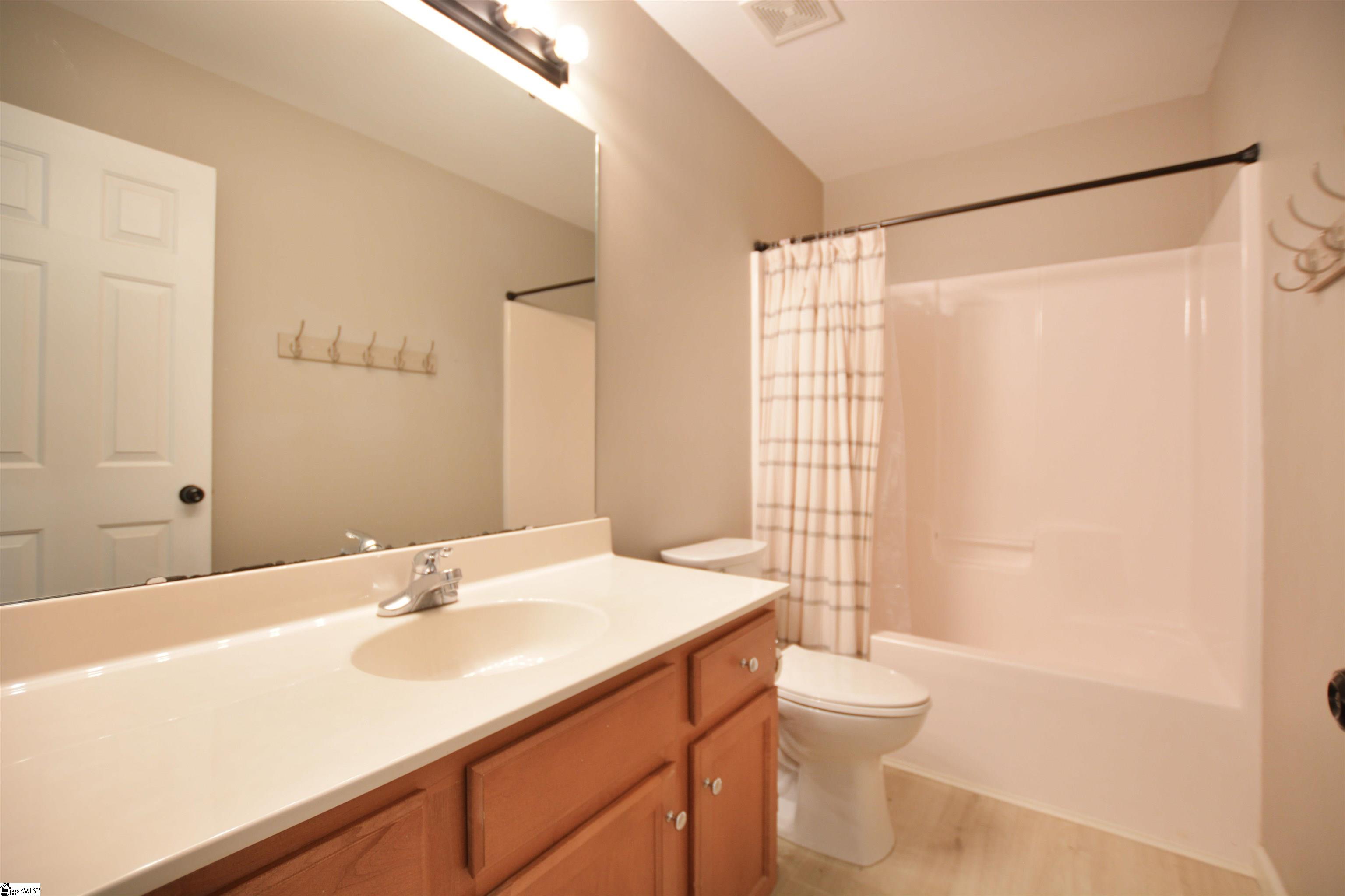 549 Kingsmoor Drive Simpsonville, SC 29681
