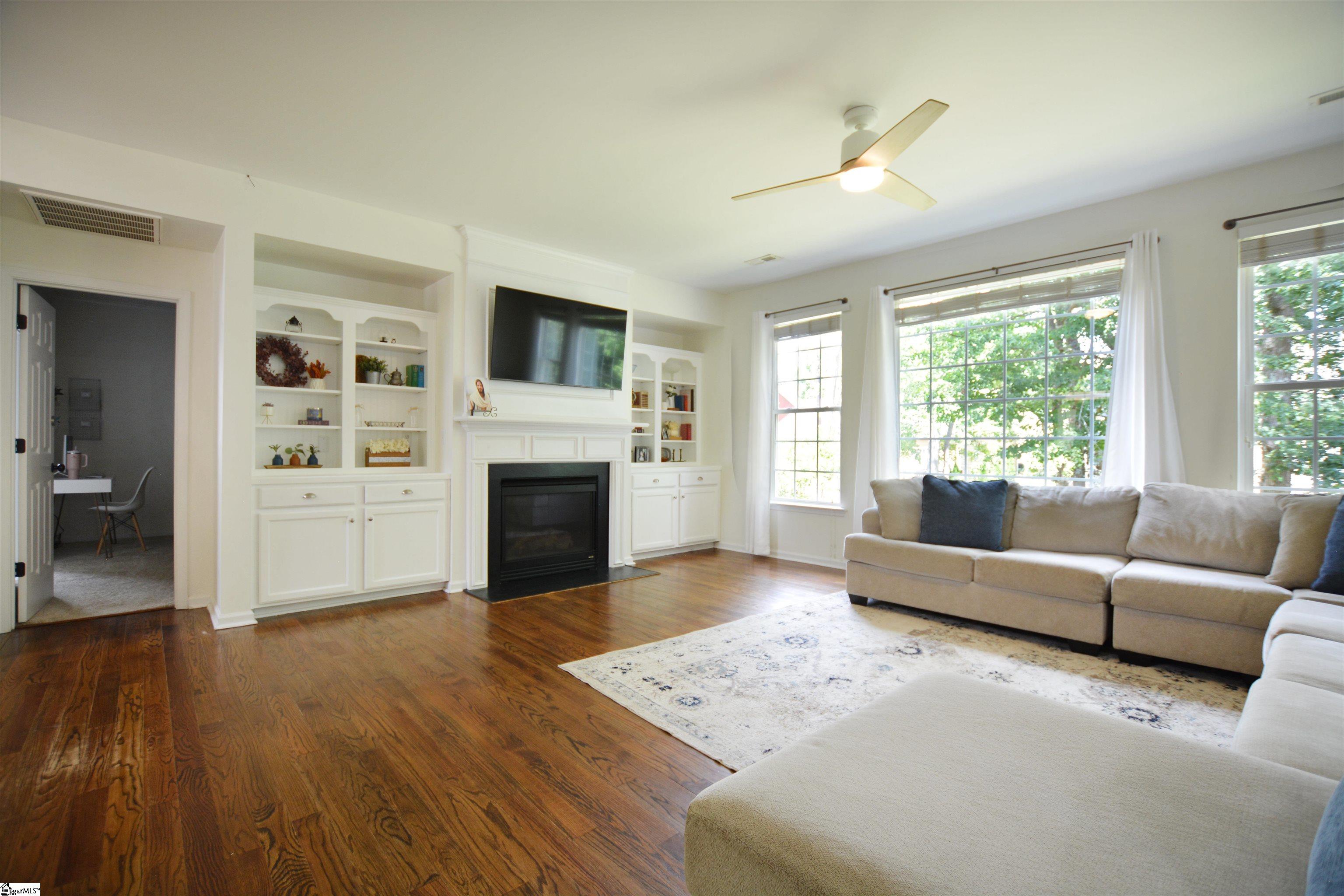 549 Kingsmoor Drive Simpsonville, SC 29681