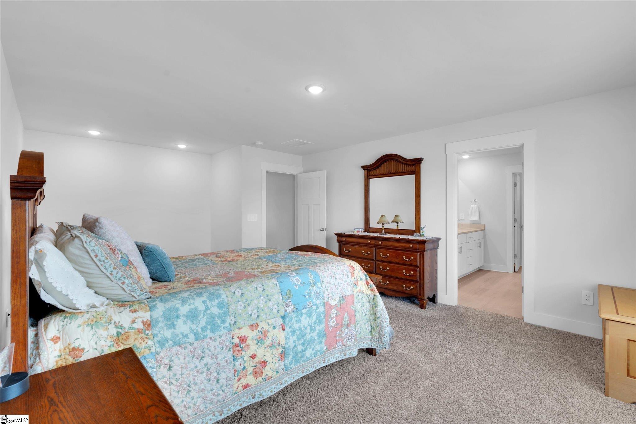203 Allenby Lane Simpsonville, SC 29680