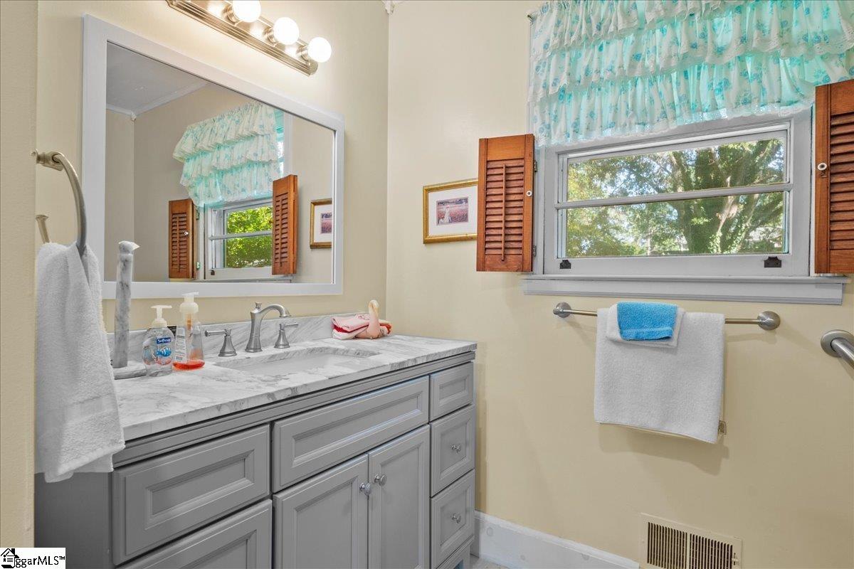 16 Wardview Avenue Greenville, SC 29617