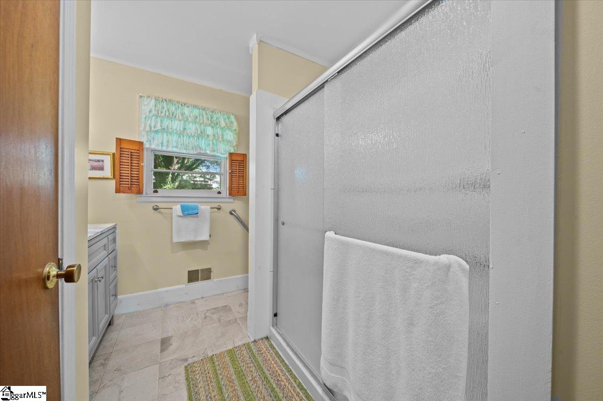 16 Wardview Avenue Greenville, SC 29617