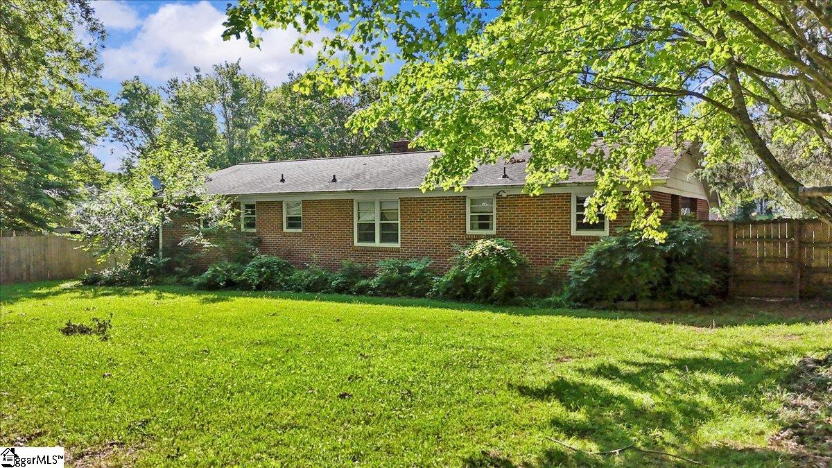 16 Wardview Avenue Greenville, SC 29617