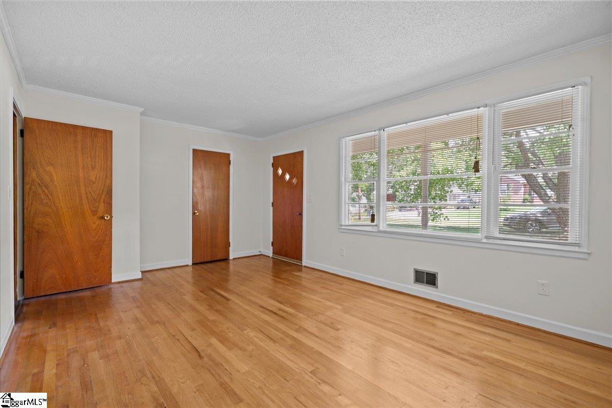 16 Wardview Avenue Greenville, SC 29617