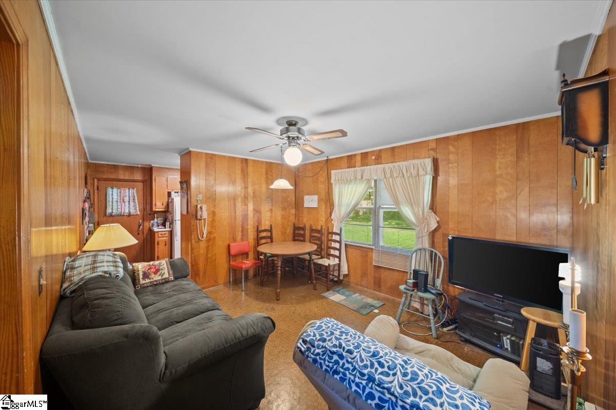 16 Wardview Avenue Greenville, SC 29617