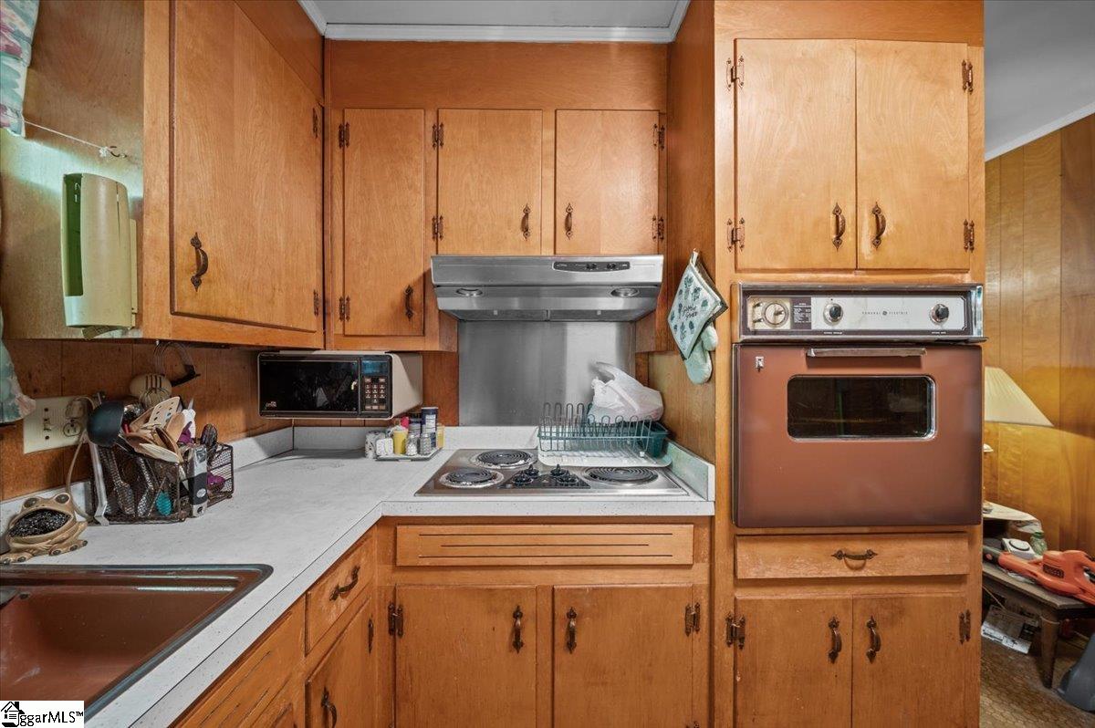 16 Wardview Avenue Greenville, SC 29617