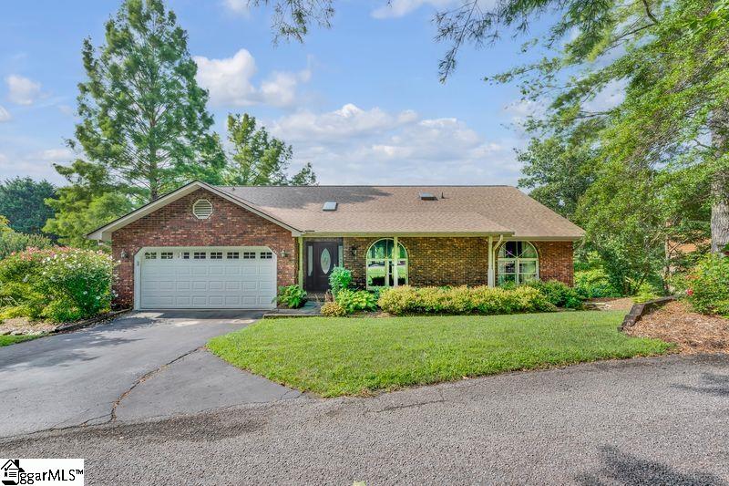 156 Circle Top Drive Hendersonville, NC 28739