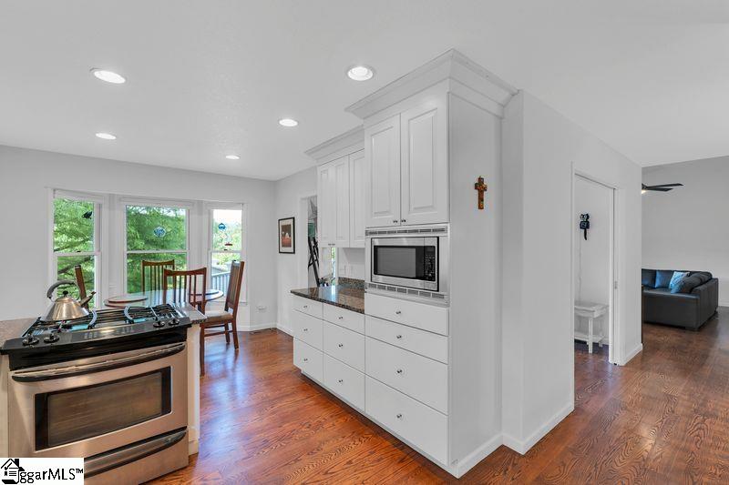 156 Circle Top Drive Hendersonville, NC 28739