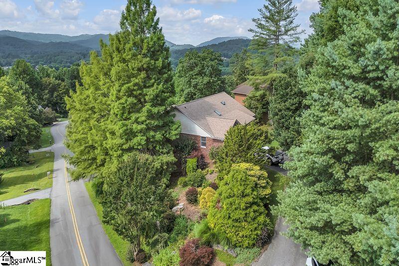 156 Circle Top Drive Hendersonville, NC 28739