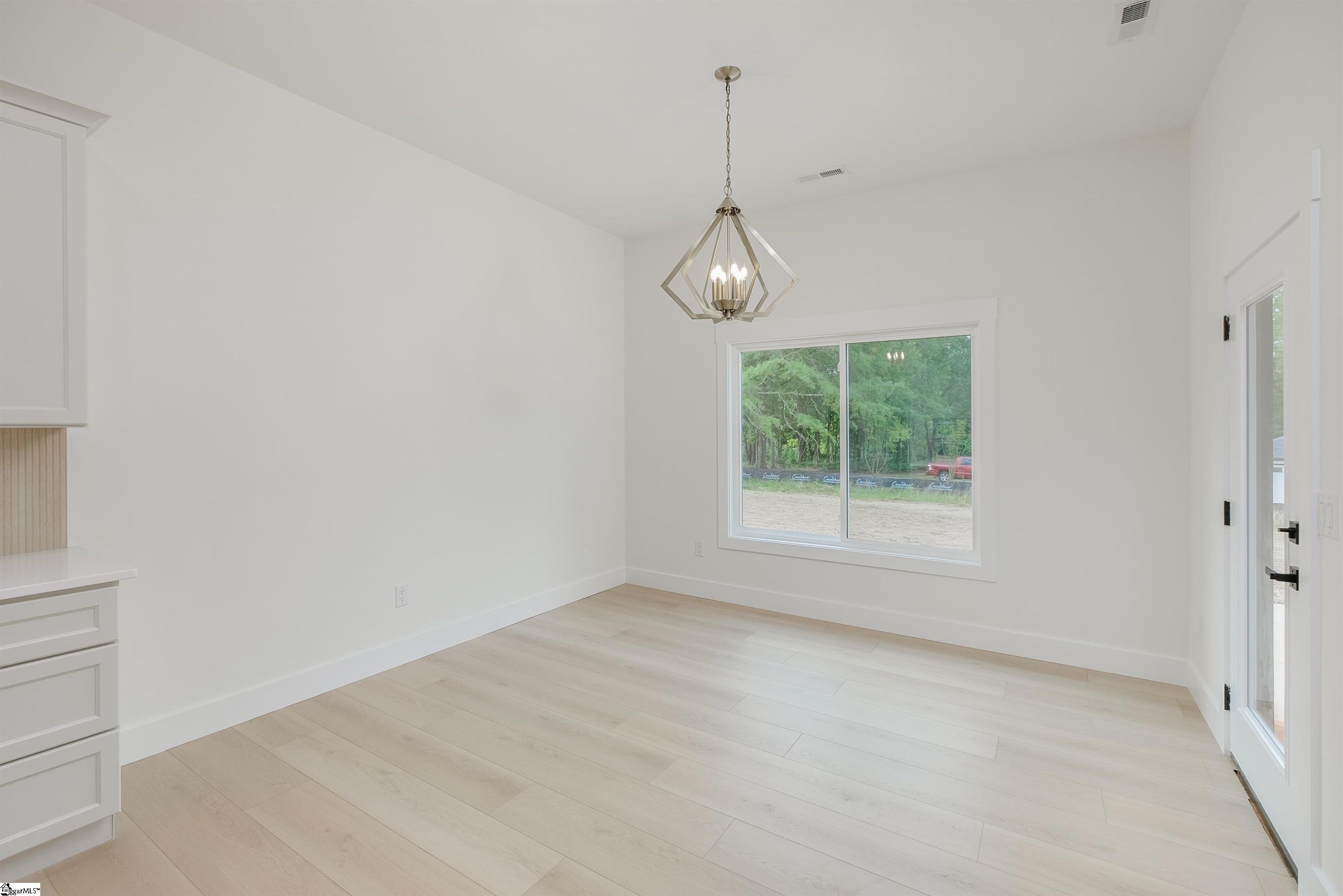 1292 Deerfield Drive Spartanburg, SC 29302