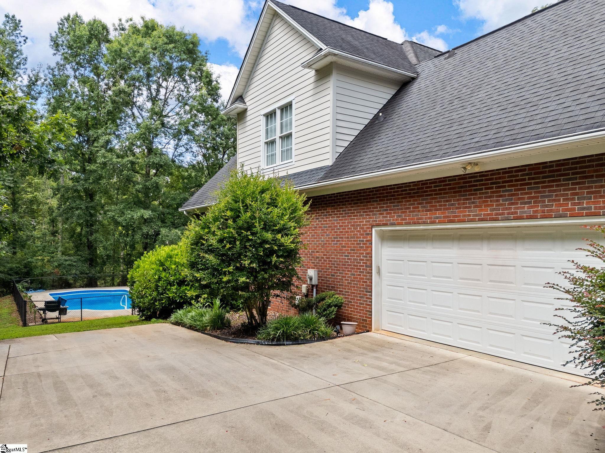 322 Oleander Lane Spartanburg, SC 29303