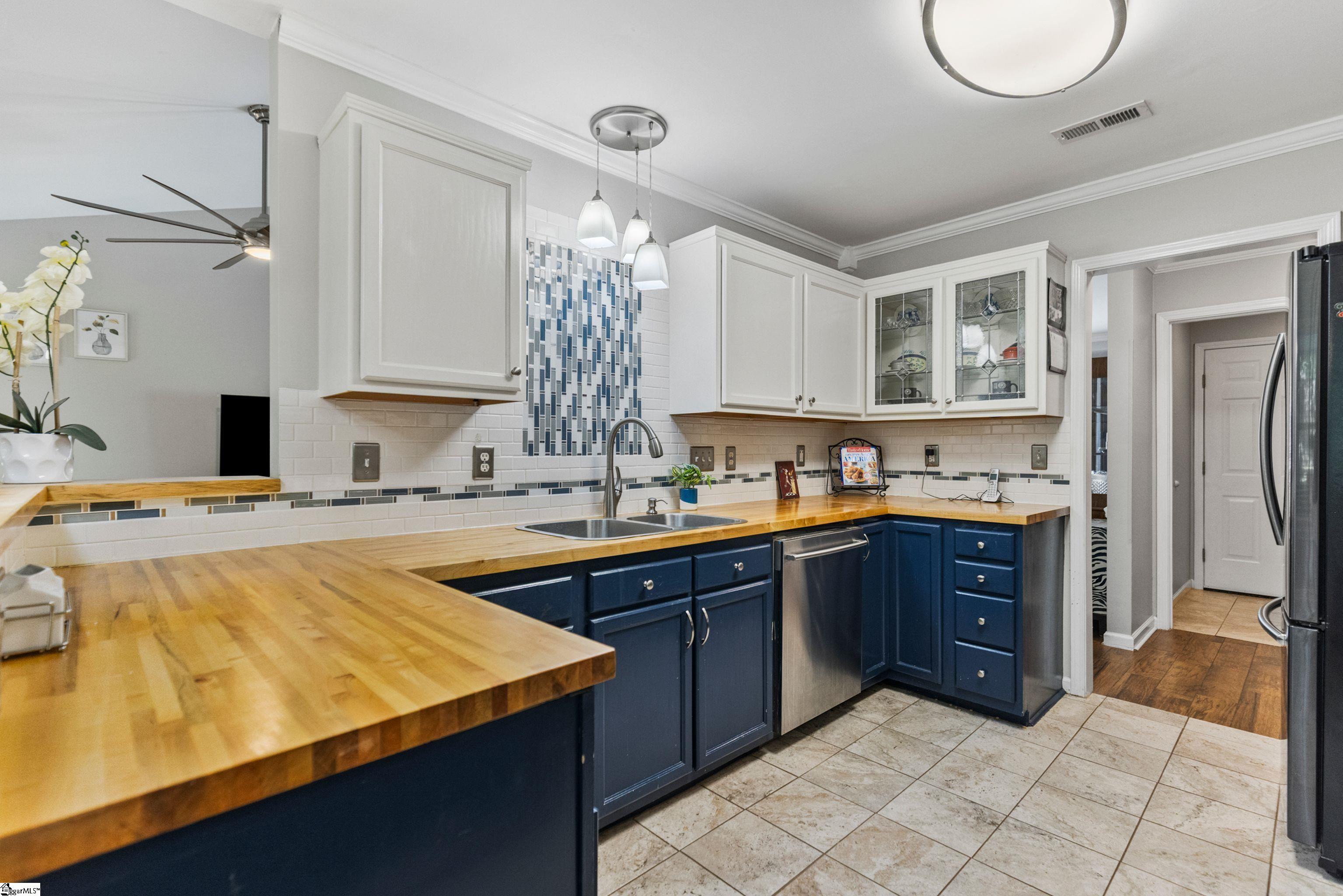311 N Autumn Crest Place Taylors, SC 29687