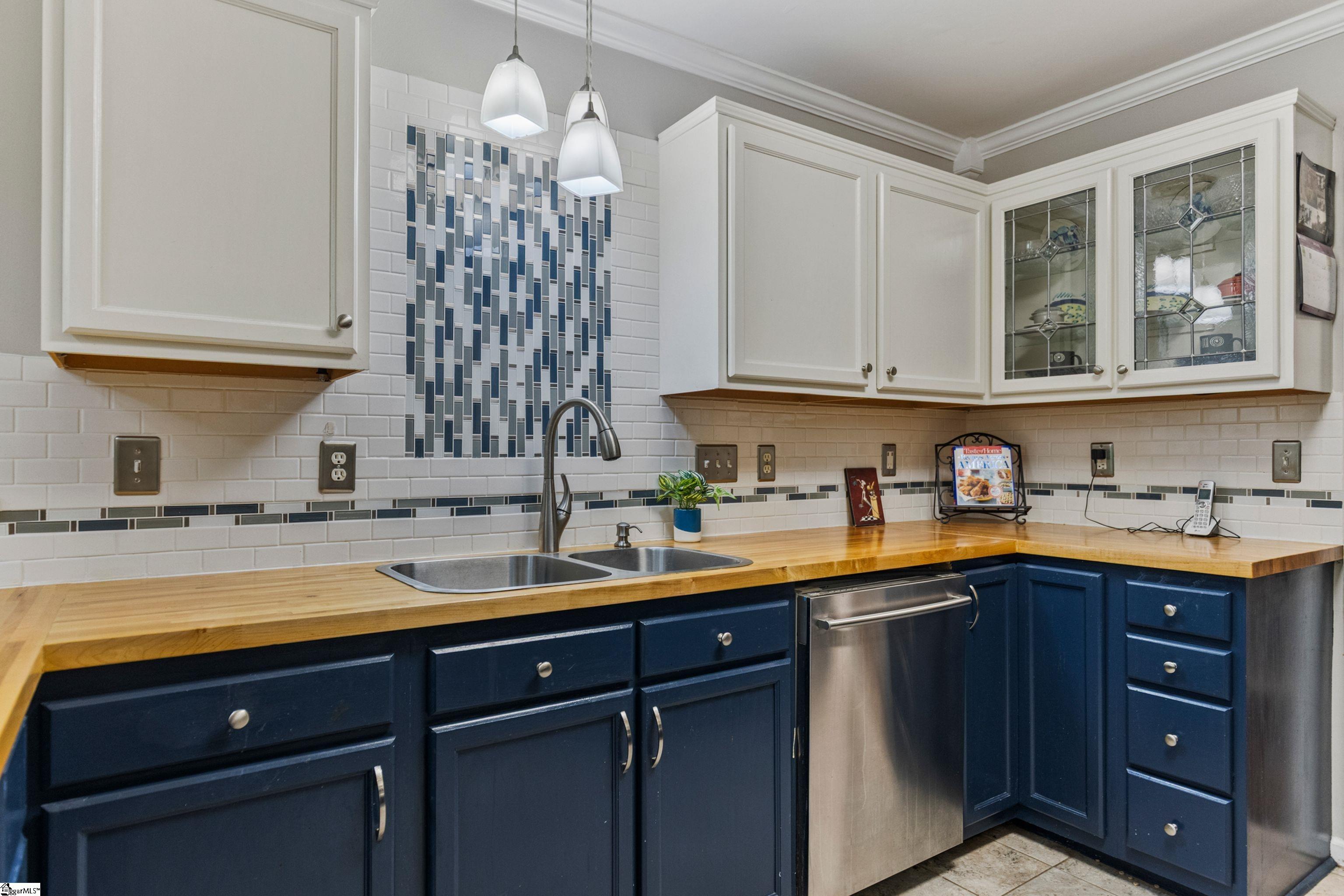 311 N Autumn Crest Place Taylors, SC 29687