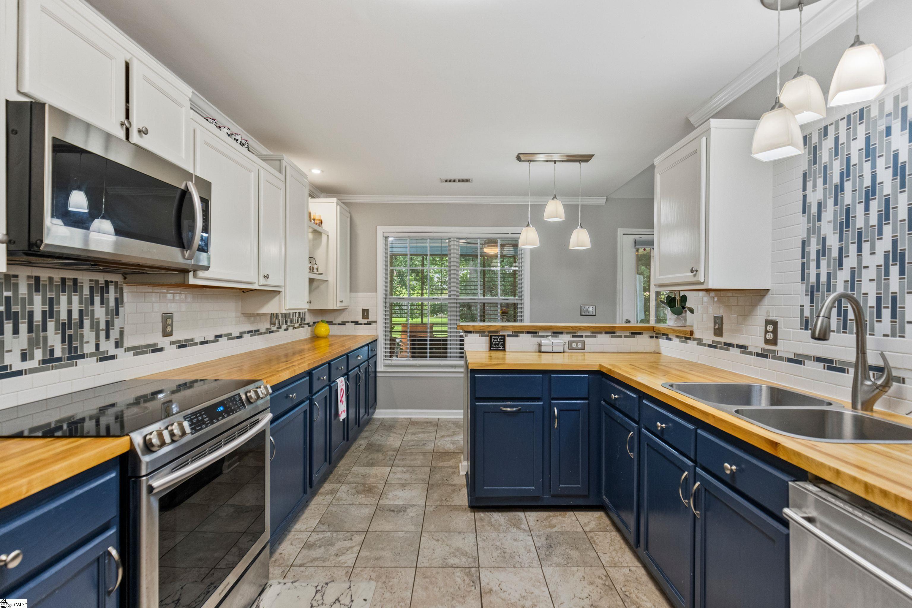 311 N Autumn Crest Place Taylors, SC 29687