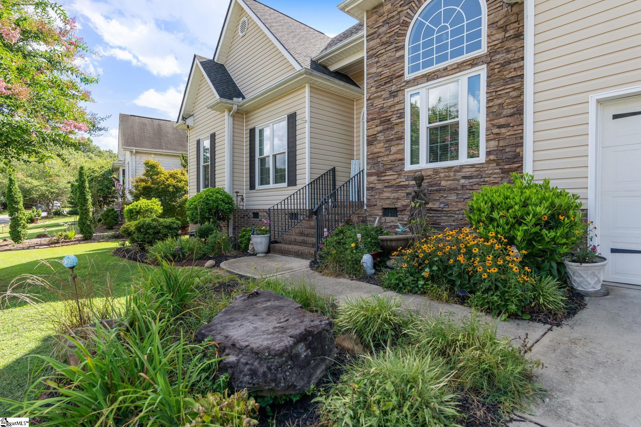 211 Northfield Lane Simpsonville, SC 29681