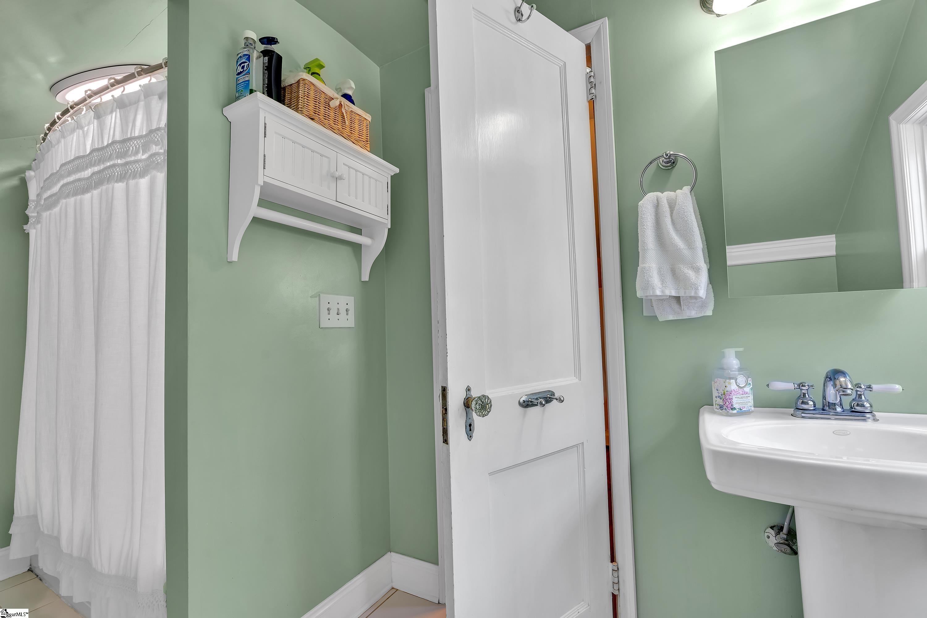 1 Longview Terrace Greenville, SC 29605