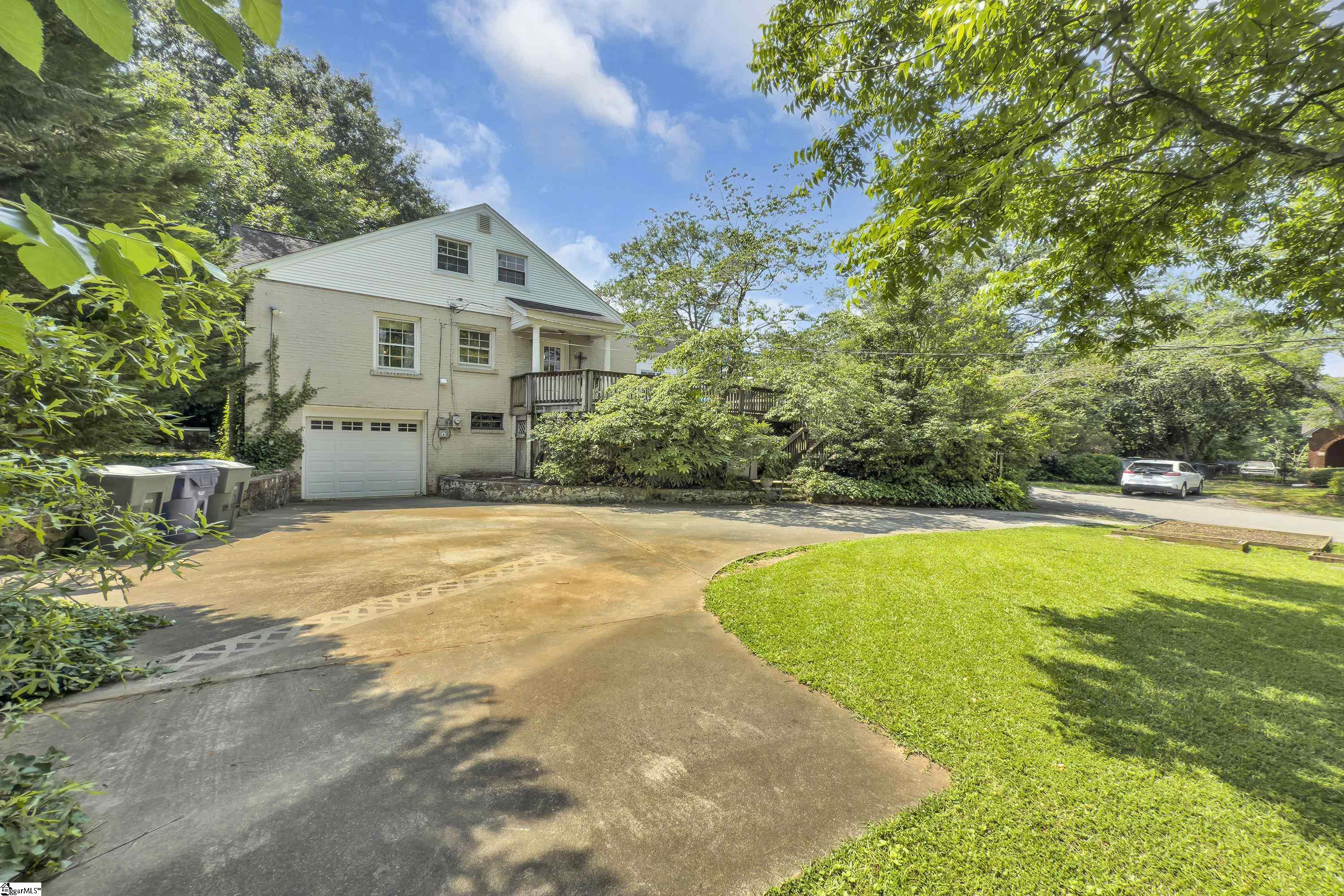1 Longview Terrace Greenville, SC 29605