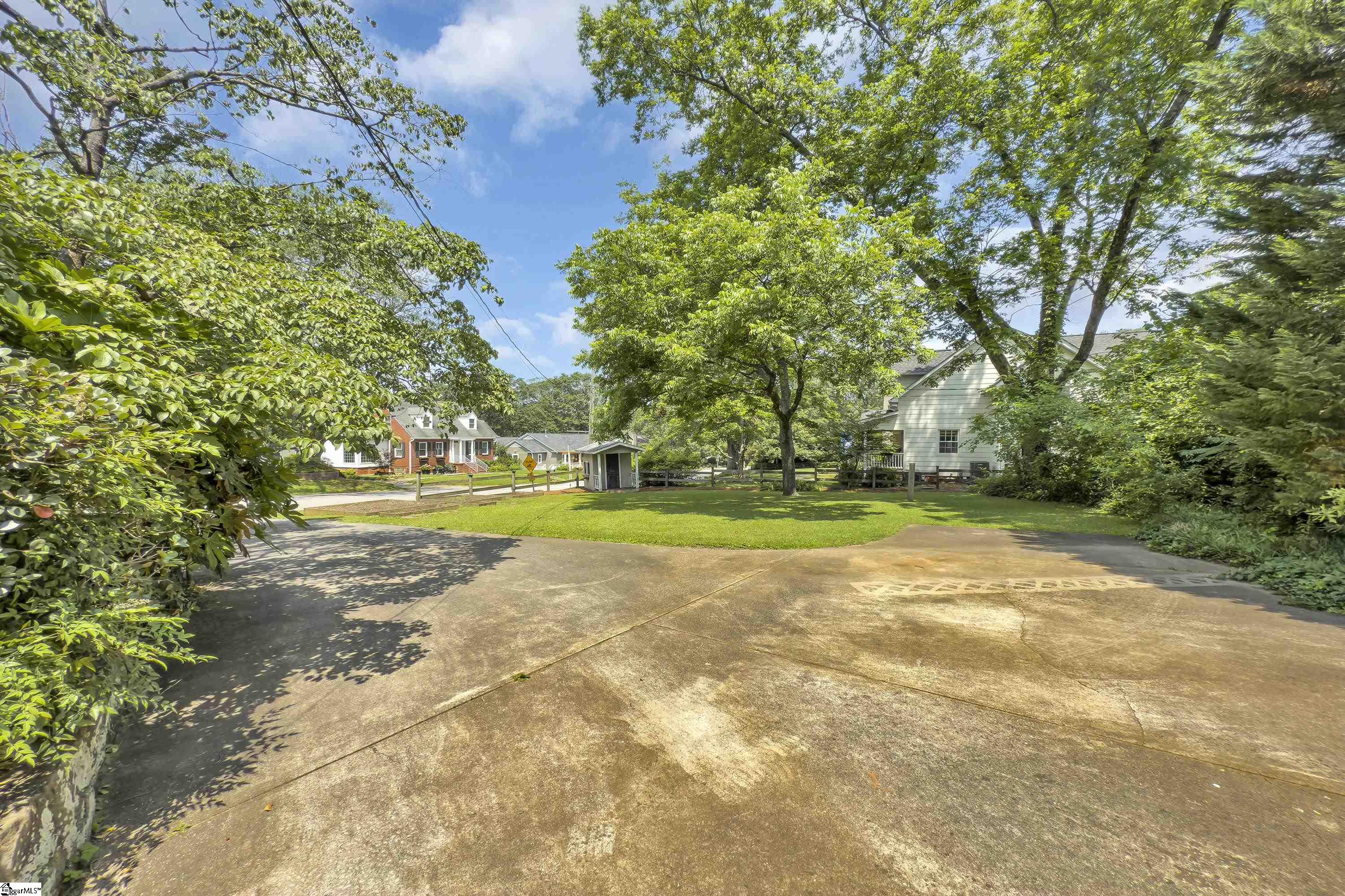 1 Longview Terrace Greenville, SC 29605