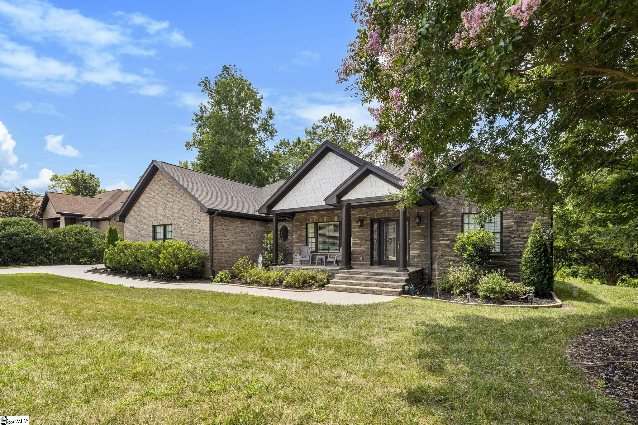 2 Arbor Glen Court Taylors, SC 29687
