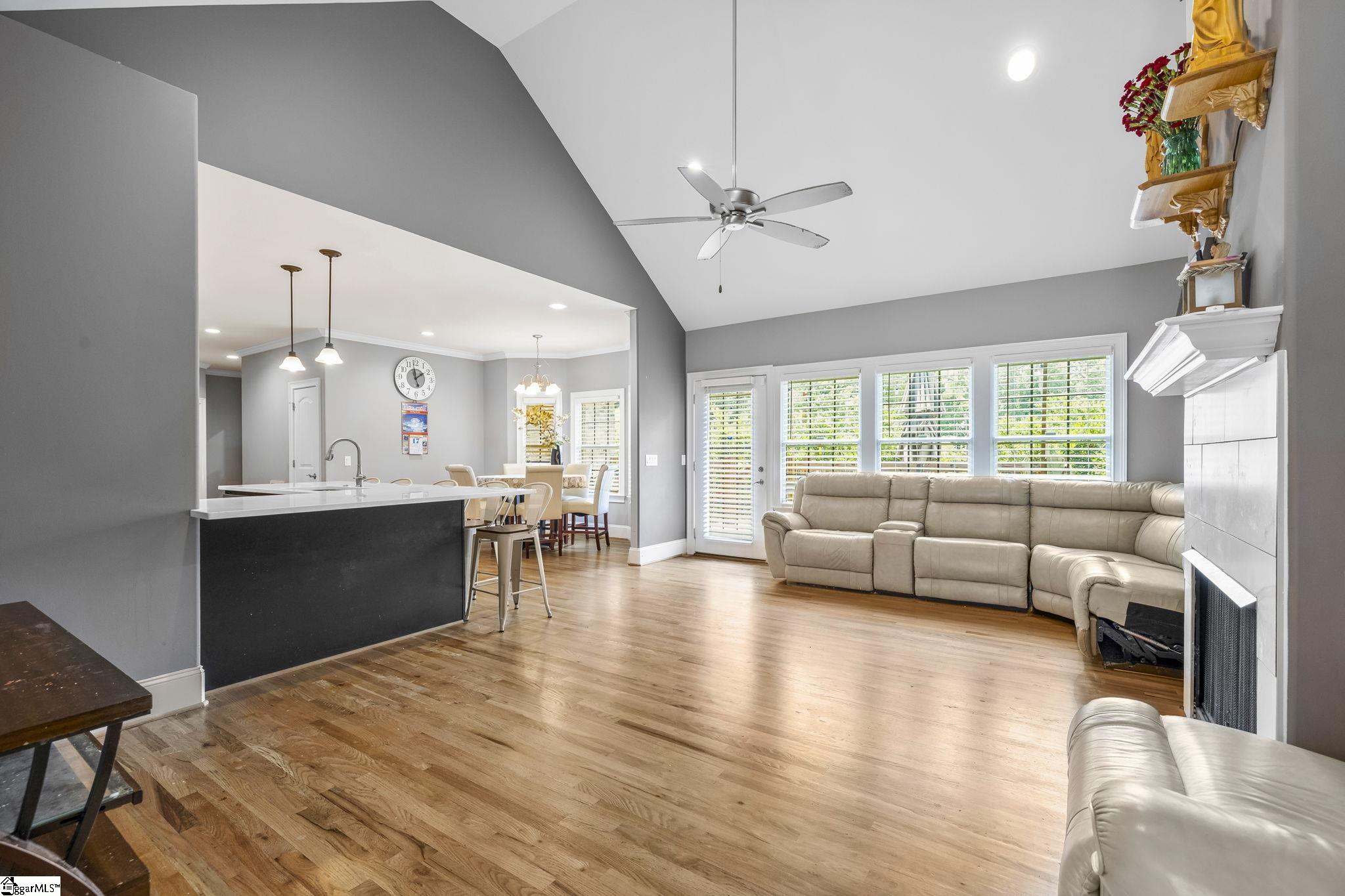 2 Arbor Glen Court Taylors, SC 29687