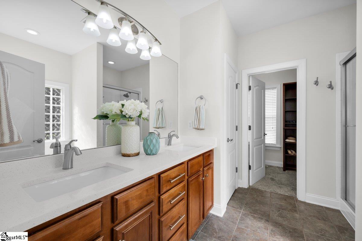 11 Manorwood Court Simpsonville, SC 29681