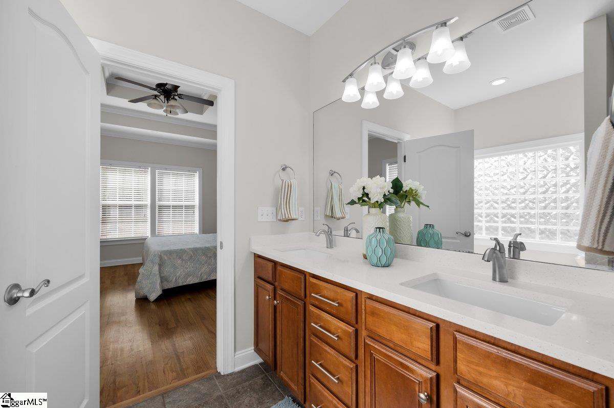 11 Manorwood Court Simpsonville, SC 29681