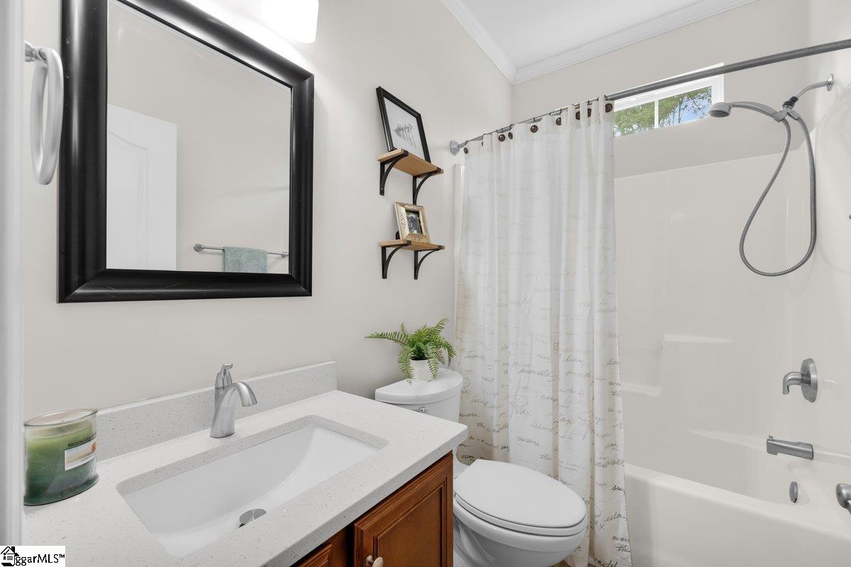 11 Manorwood Court Simpsonville, SC 29681