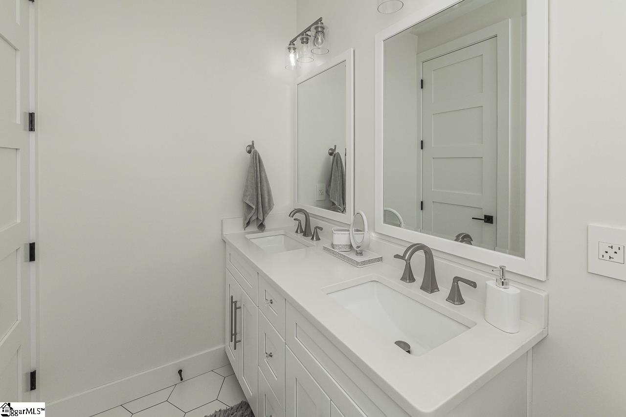 231 Canady Road Wellford, SC 29385
