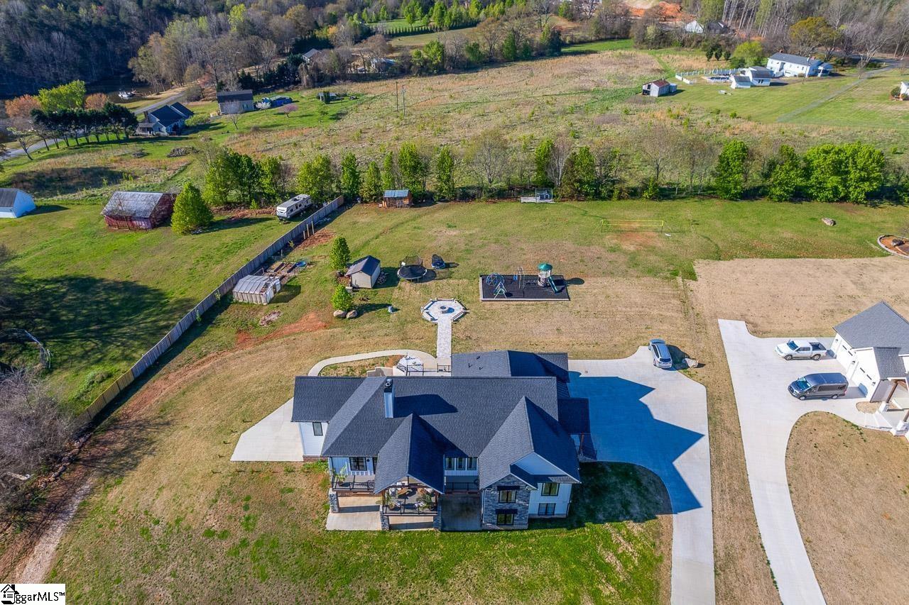 231 Canady Road Wellford, SC 29385