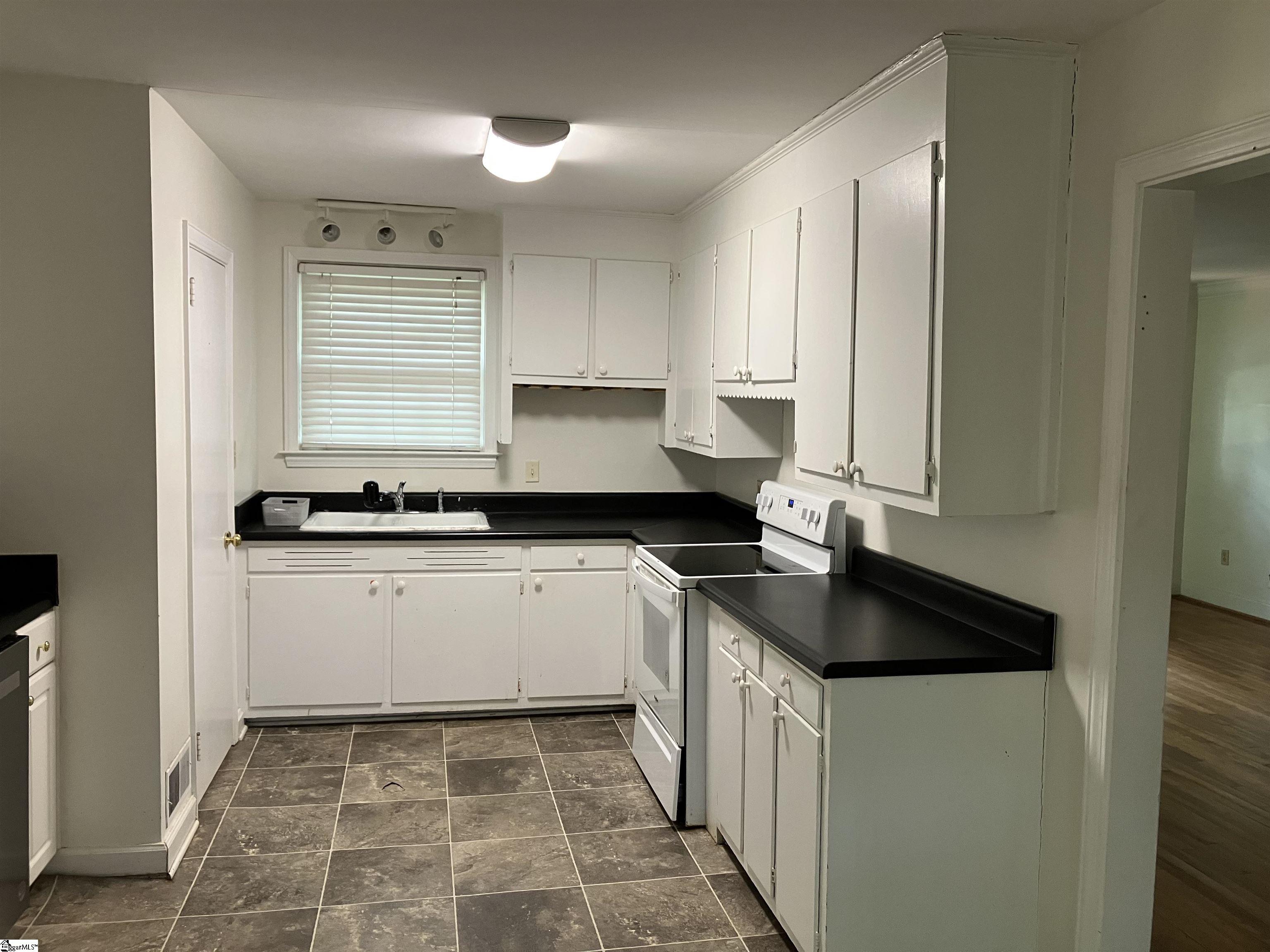 502 Dellwood Drive Greenville, SC 29609