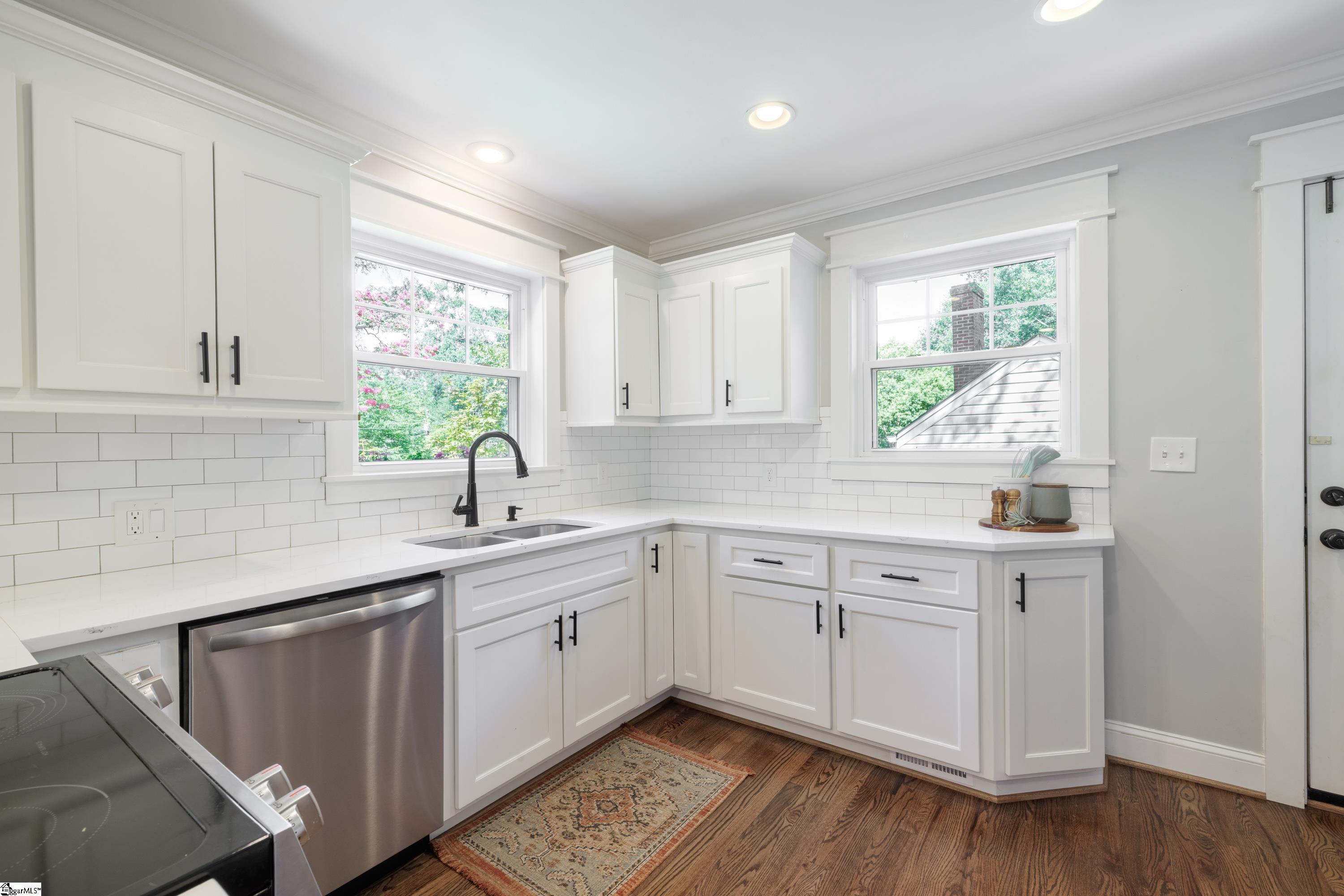13 Woodville Avenue Greenville, SC 29607