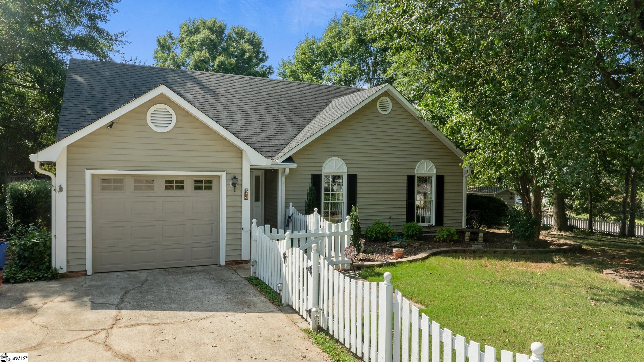 35 Chinaberry Lane Simpsonville, SC 29680