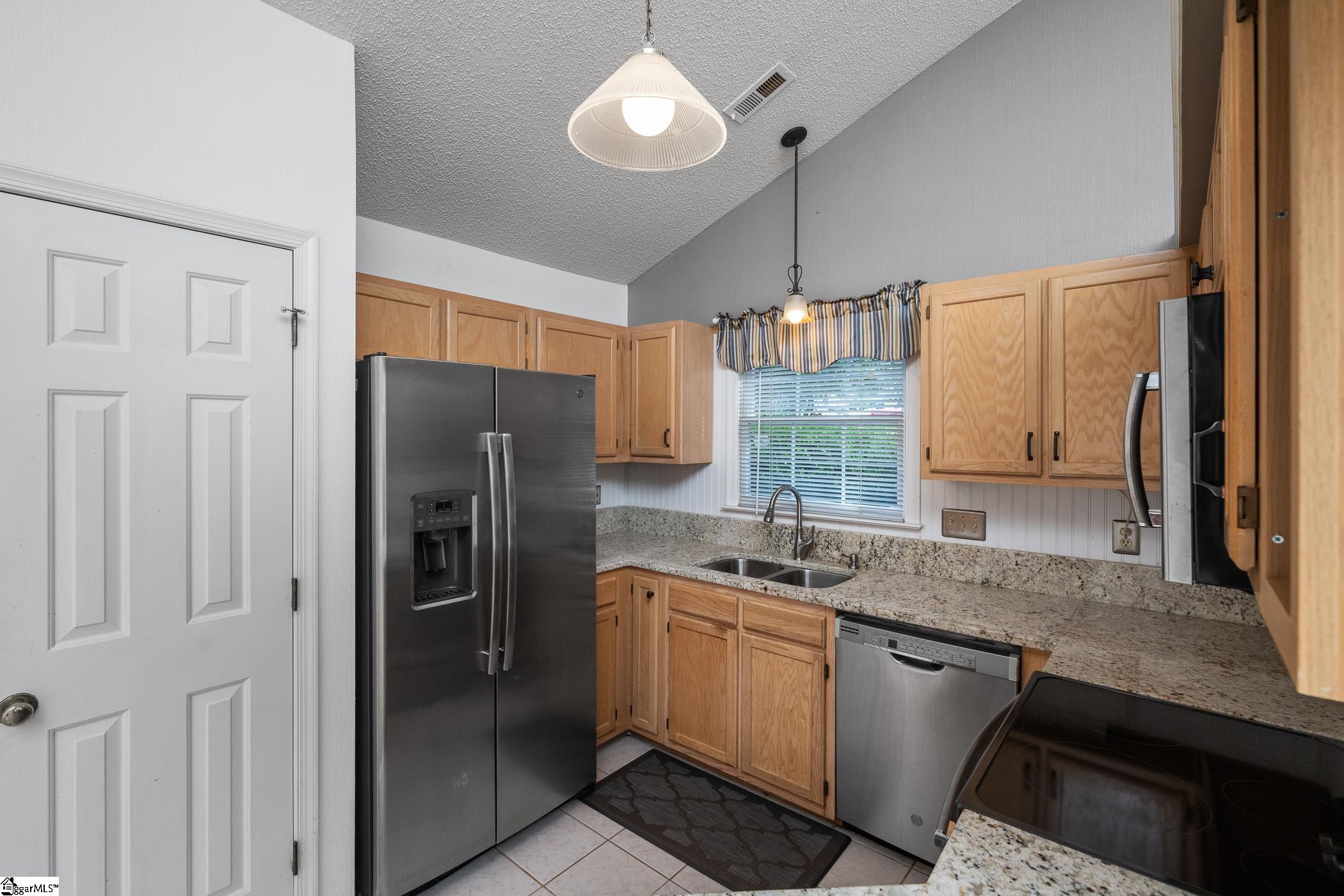 35 Chinaberry Lane Simpsonville, SC 29680