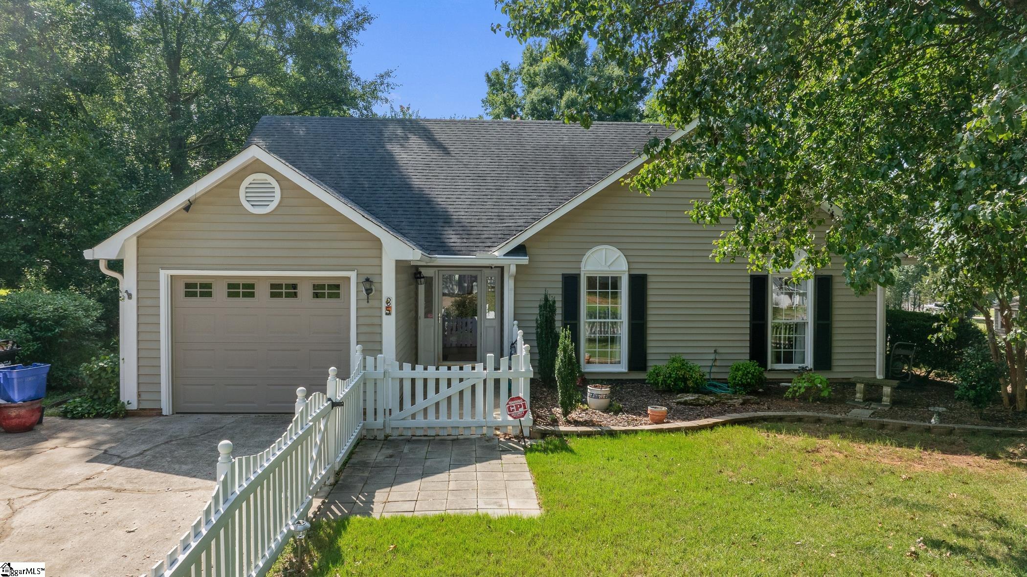 35 Chinaberry Lane Simpsonville, SC 29680