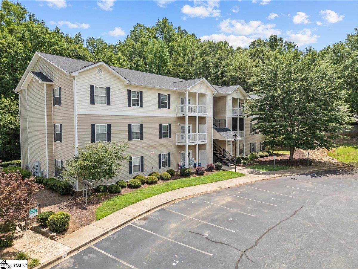 222 McKenna Circle Greenville, SC 29615